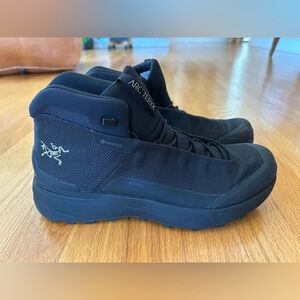 Arc'teryx Kopec Mid GTX Boot – Women’s Size 8.5 US – Black